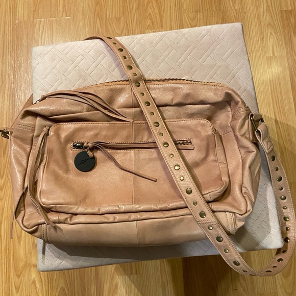 Day & Mood pale pink leather purse with adjustable strap - Picture 7 of 15